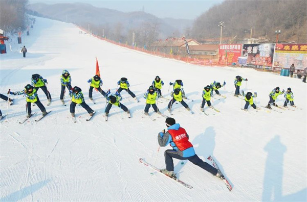 2024哈尔滨5天4晚亚布力滑雪冬令营-初级班（黑龙江）