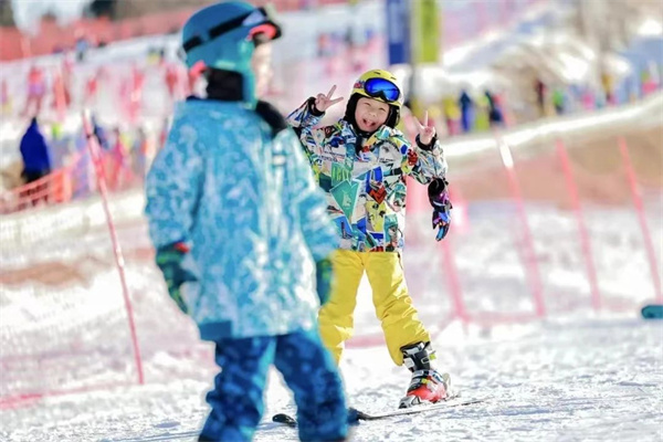 2024北京渔阳5天4晚滑雪学院冰雪创造营（单板/双板1:3-商务酒店）